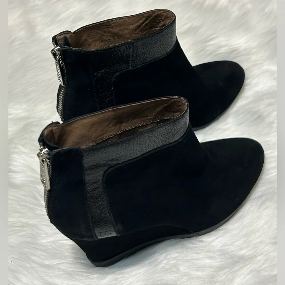 Donald J. Pliner Chez Black Wedge Ankle Boots - Picture 6 of 11